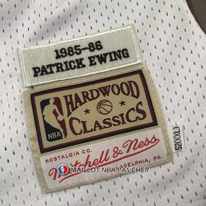 Maillot New York Knicks Patrick Ewing NO 33 Mitchell & Ness 1985-86 Blanc